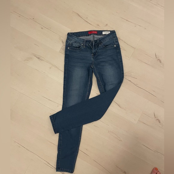 Guess Low rise skinny jeans - Picture 2 of 5